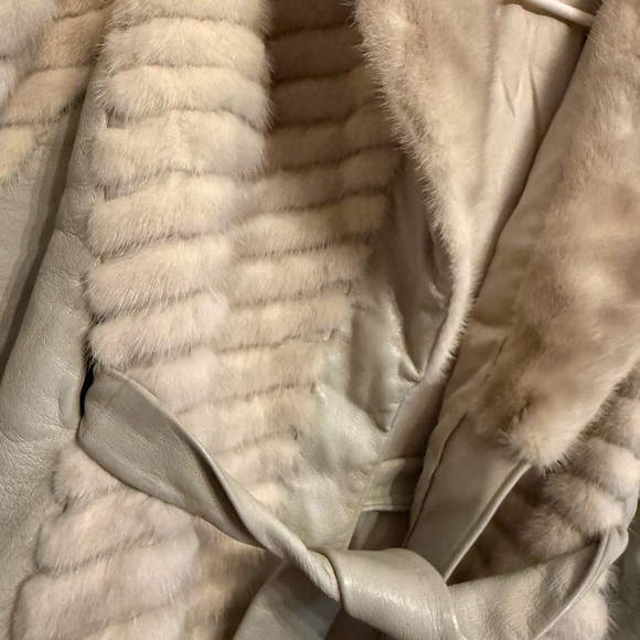Jordan Marsh Mink Fur Belted Coat - Picture 4 of 6